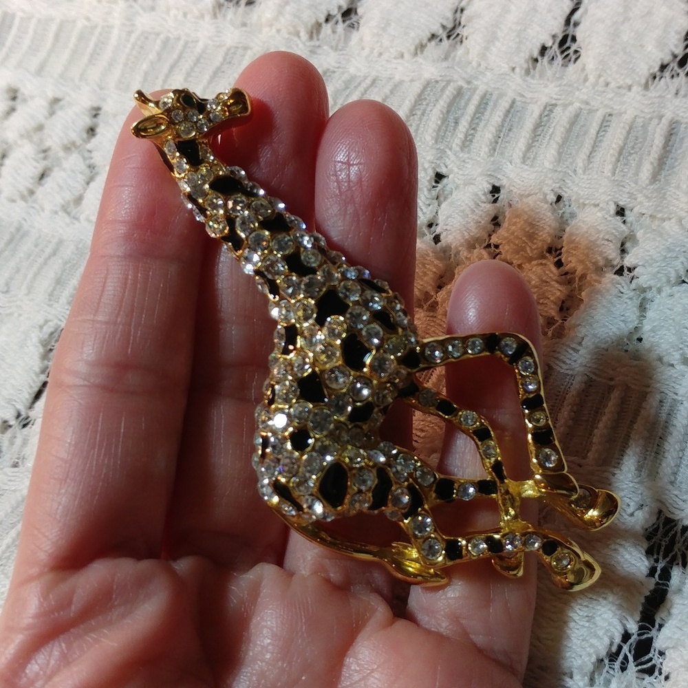 3" Rhinestone Spotted Giraffe Pin - Picture 3 of 5